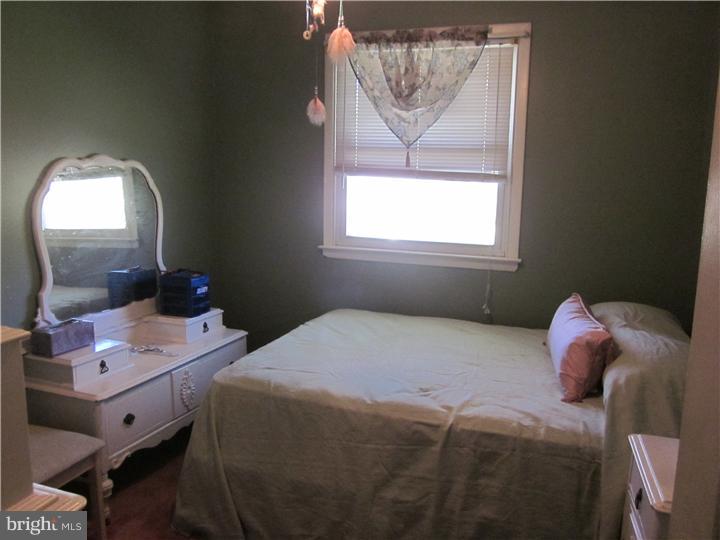 34 Flamingo Road Hatboro, PA 19040 - Photo 11 of 19 Bedroom 3