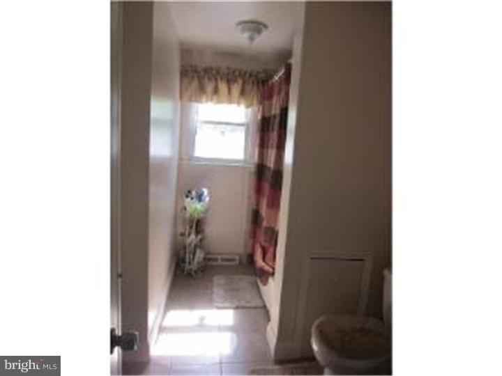 34 Flamingo Road Hatboro, PA 19040 - Photo 12 of 19 Bathroom
