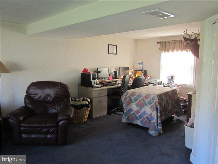 34 Flamingo Road Hatboro, PA 19040 - Photo 13 of 19 Family Room