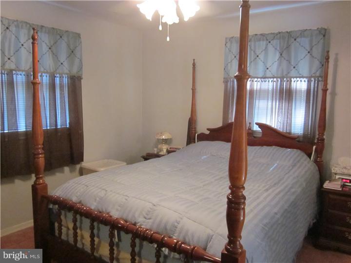 34 Flamingo Road Hatboro, PA 19040 - Photo 9 of 19 Master Bedroom