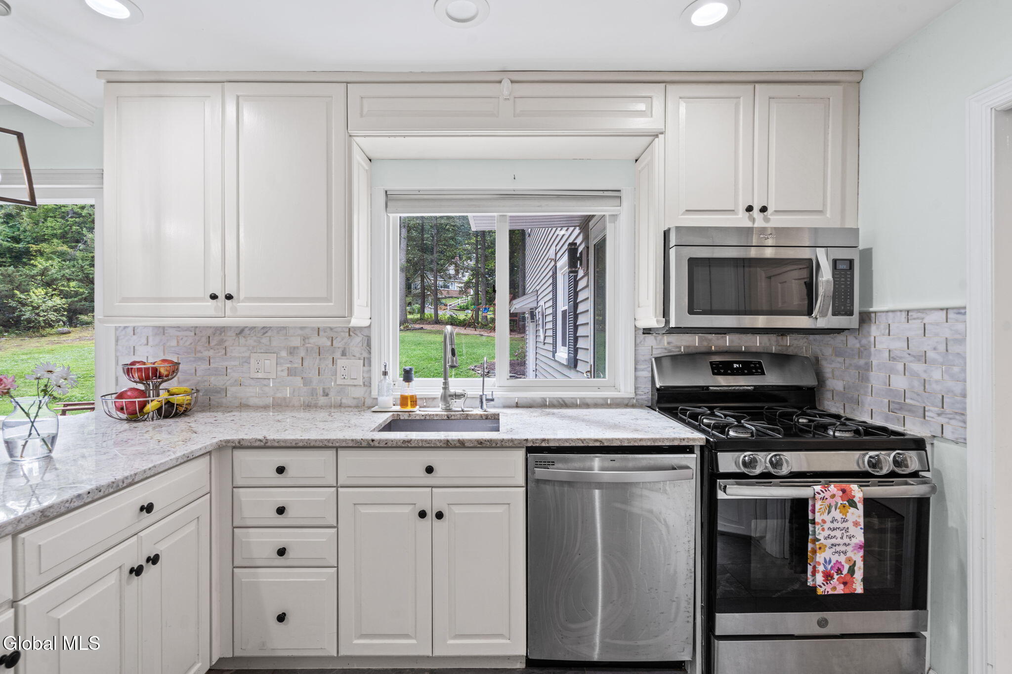 2279 Pine Ridge Road Niskayuna, NY 12309 - Photo 14 of 67 15-web-or-mls-2279-pine-ridge-rd