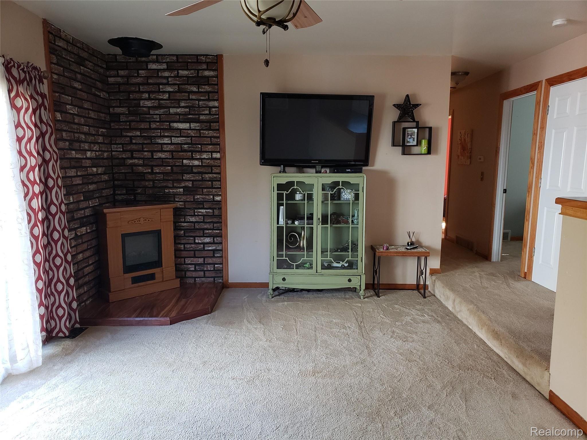 2280 Indian Road Lapeer, MI 48446 - Photo 12 of 35 Cragg18.jpg