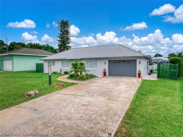 $279,500 | 4224 Lake Vista Drive, Sebring, FL 33875