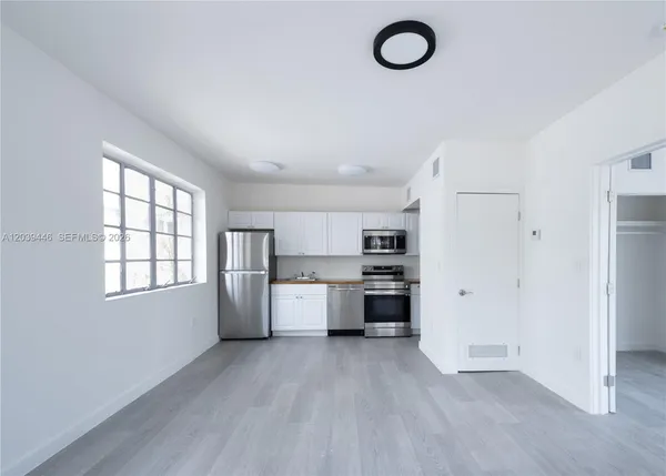 $2,200 | 423 Northeast 71st Street, Unit 4, Miami, FL 33138