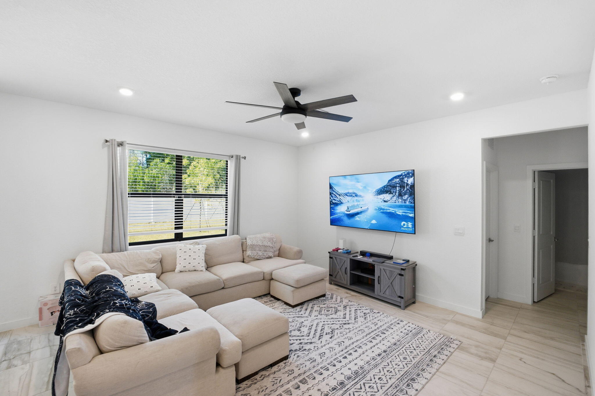 6016 Southeast Violet Lane Stuart, FL 34997 - Photo 9 of 33 1000025362