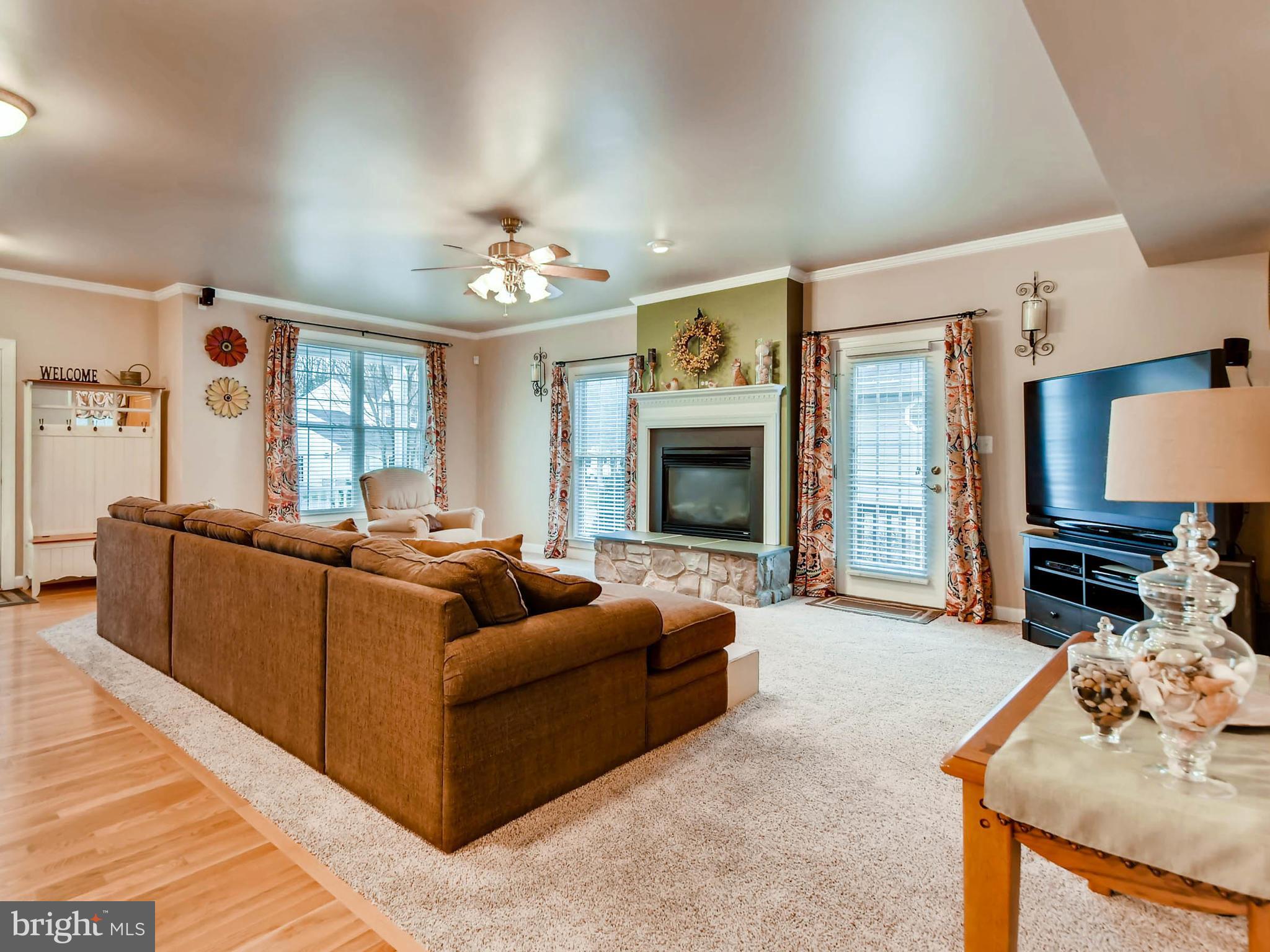 3650 Revolea Beach Road Baltimore, MD 21220 - Photo 6 of 30 Bright and spacious living room
