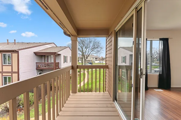 $239,900 | 15 D Fernwood Drive, Bolingbrook, IL 60440