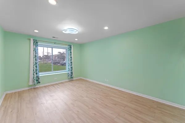 $239,900 | 15 D Fernwood Drive, Bolingbrook, IL 60440