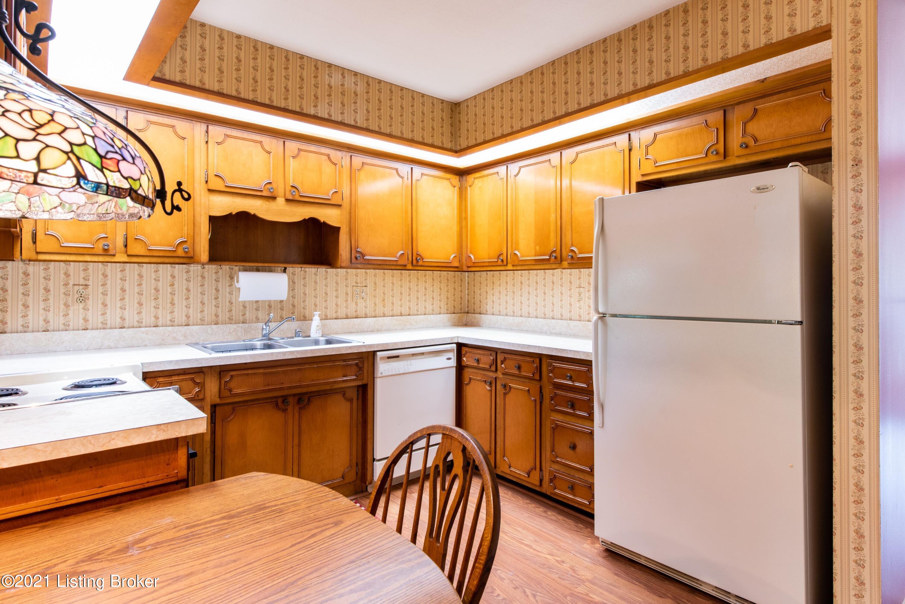 6709 Watch Hill Road Louisville, KY 40228 - Photo 18 of 43 6709kitchen3 - Copy