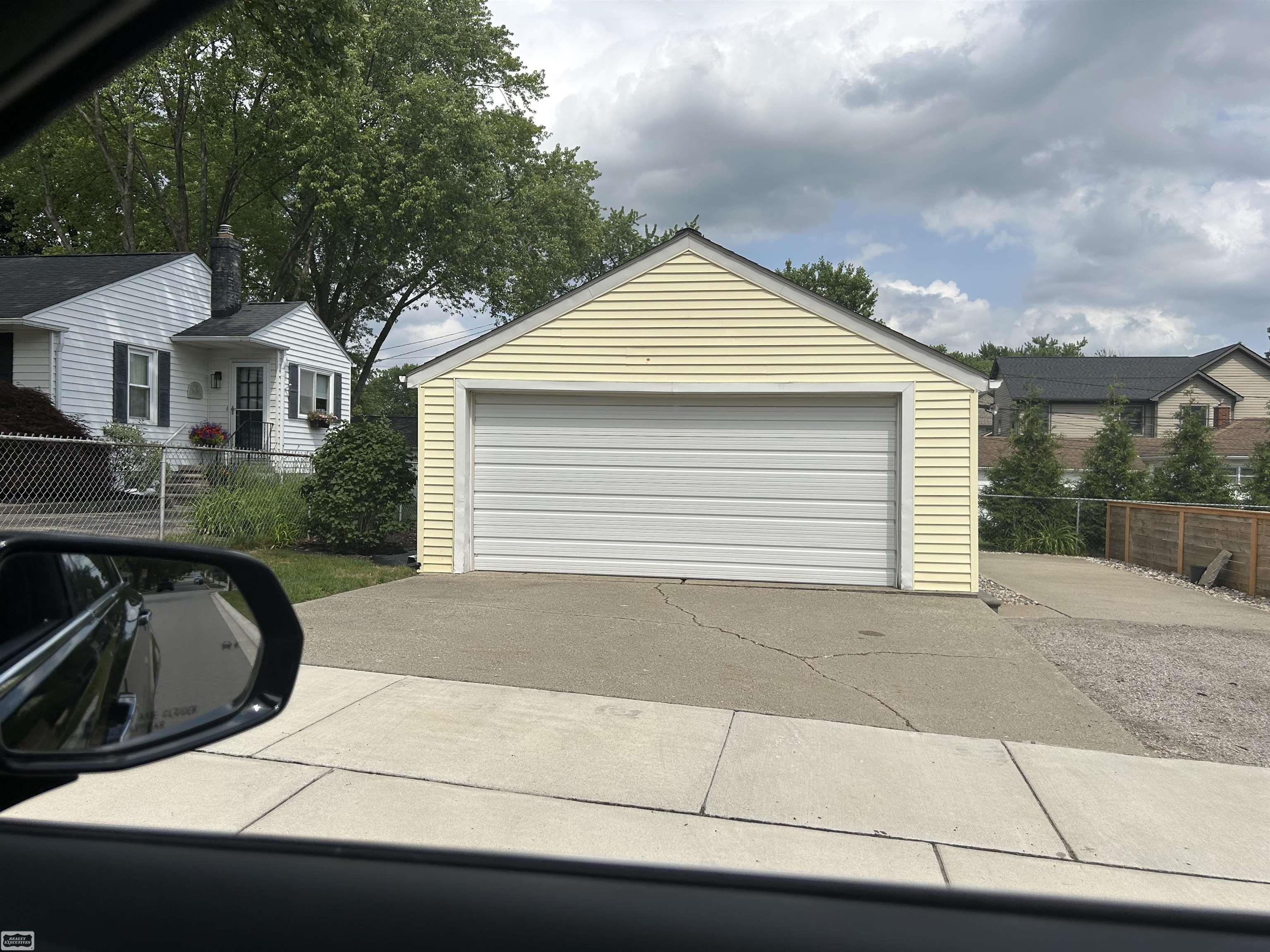 930 West 3rd Street Rochester, MI 48307 - Photo 4 of 9