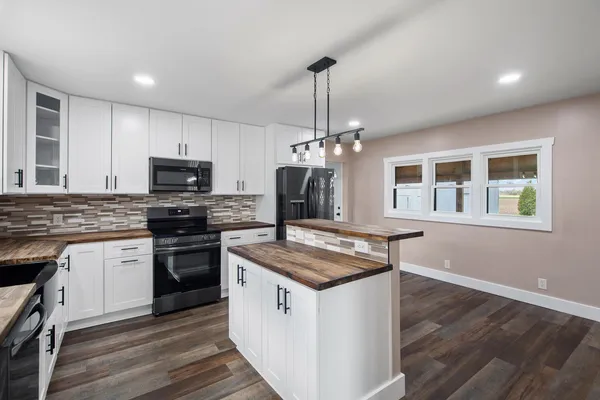 $275,000 | 10928 Sand Creek Highway, Sand Creek, MI 49279