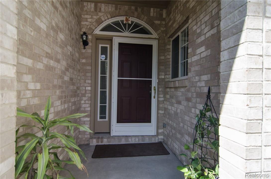 41544 Glade Road Canton, MI 48187 - Photo 3 of 41 GRU_2.jpg