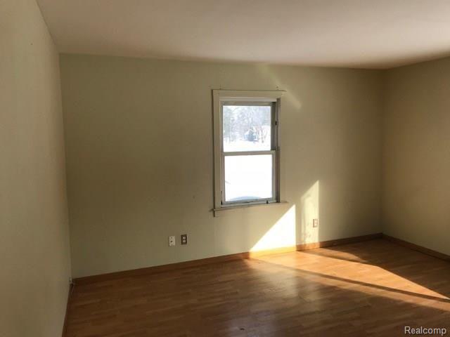 2134 South Genesee Road Burton, MI 48519 - Photo 15 of 48 living.jpeg