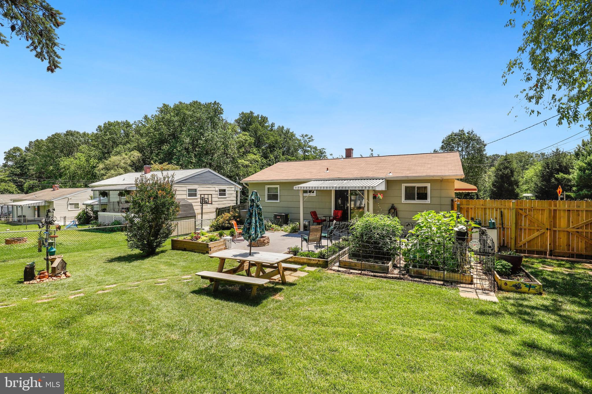 6106 Chesworth Road Baltimore, MD 21228 - Photo 40 of 46 Gallery Image 40