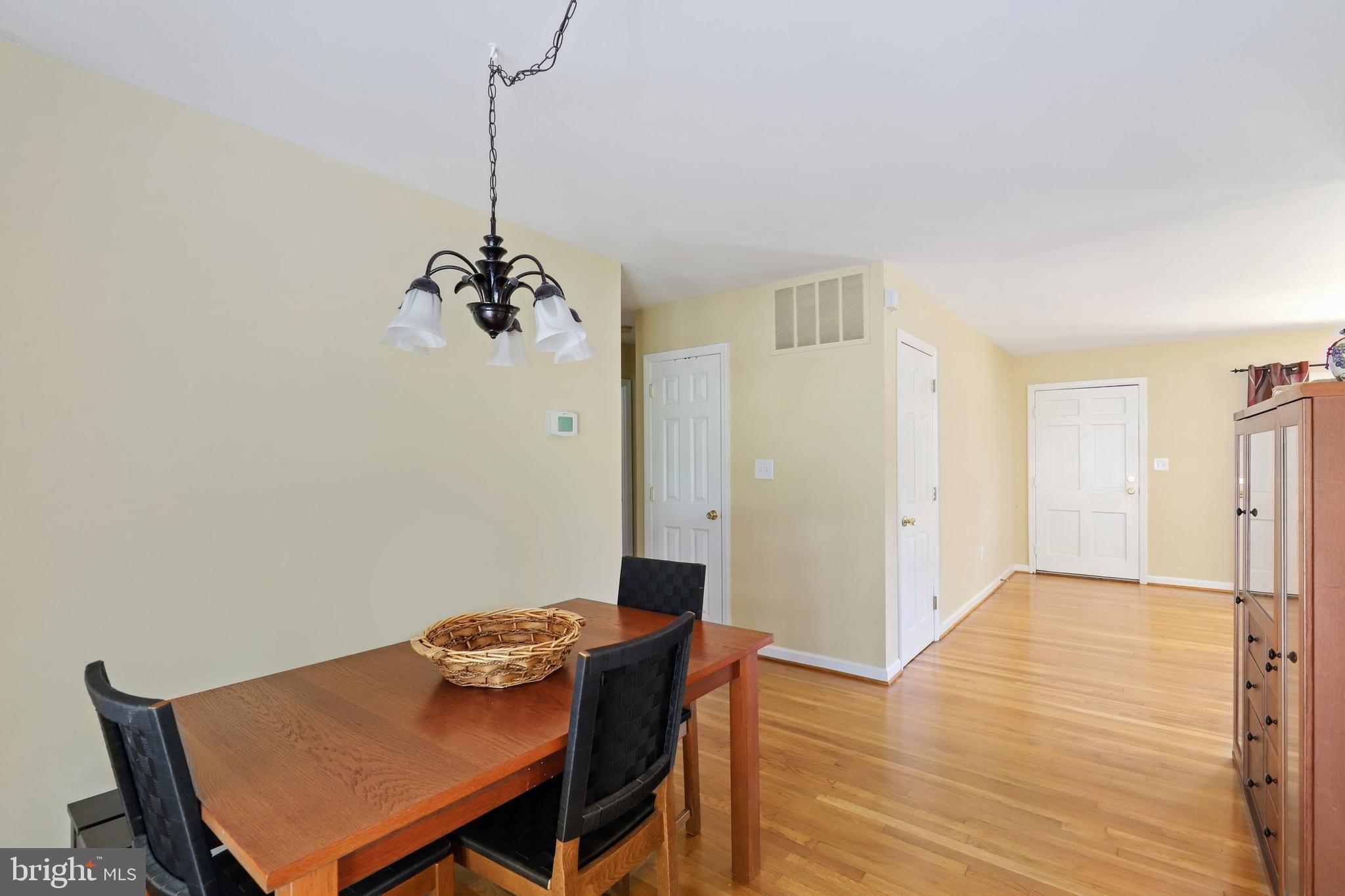 6106 Chesworth Road Baltimore, MD 21228 - Photo 8 of 46 Gallery Image 8