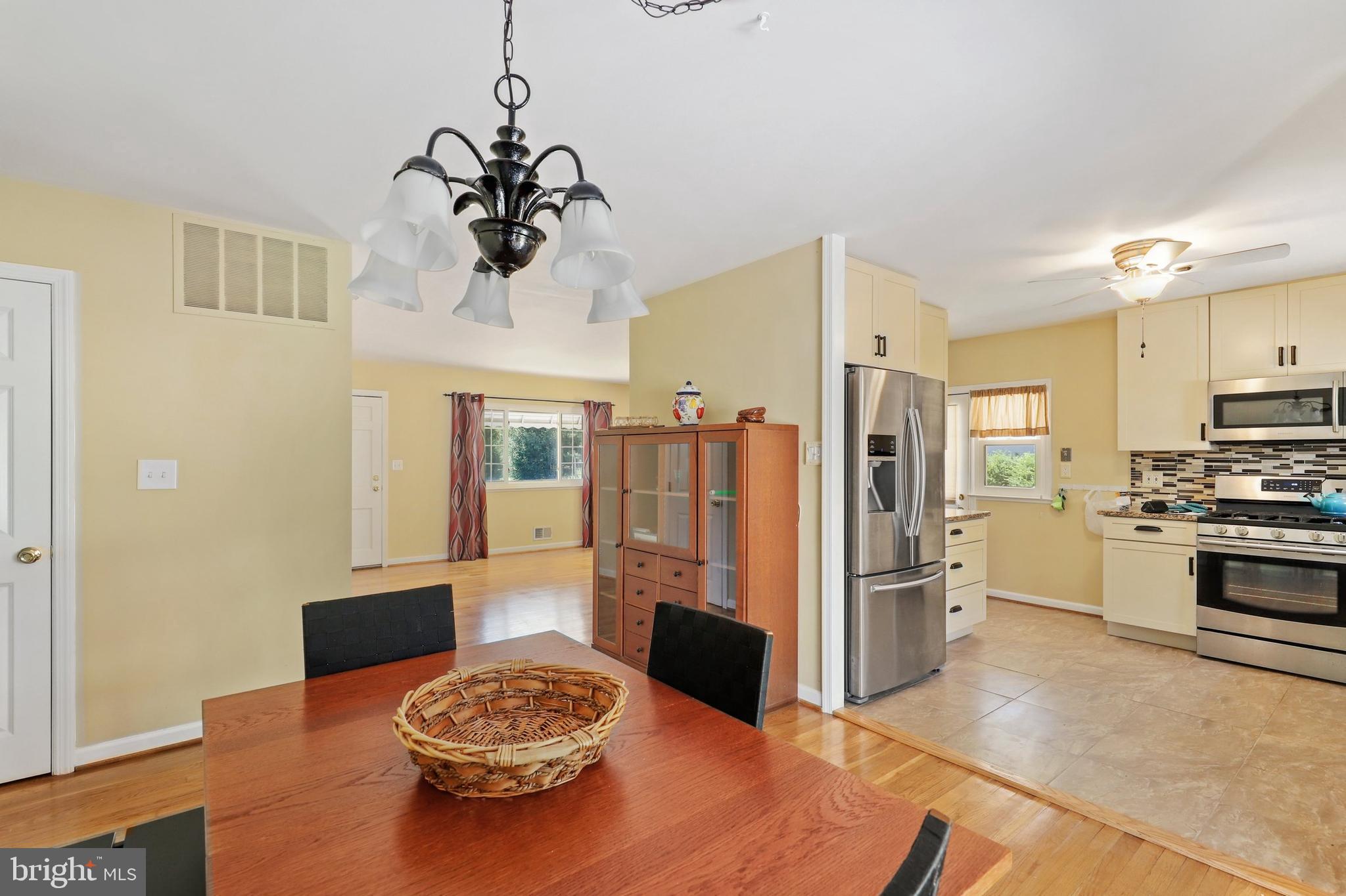 6106 Chesworth Road Baltimore, MD 21228 - Photo 9 of 46 Gallery Image 9