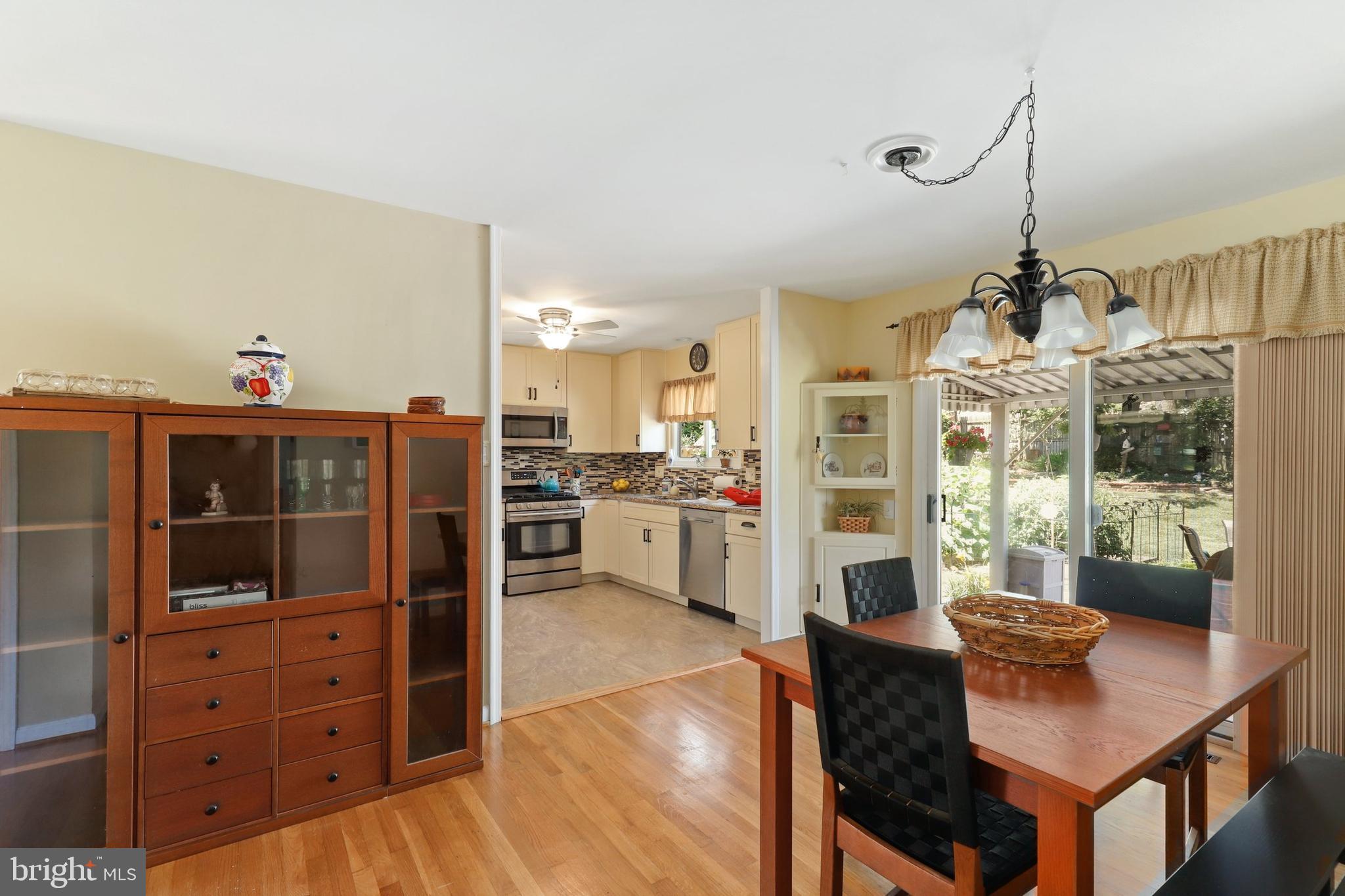 6106 Chesworth Road Baltimore, MD 21228 - Photo 10 of 46 Gallery Image 10