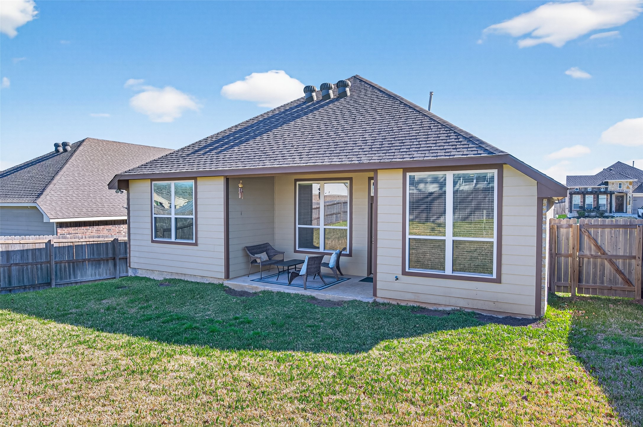 917 Farm Path Brenham, TX 77833 - Photo 43 of 43 front view of a house with a yard