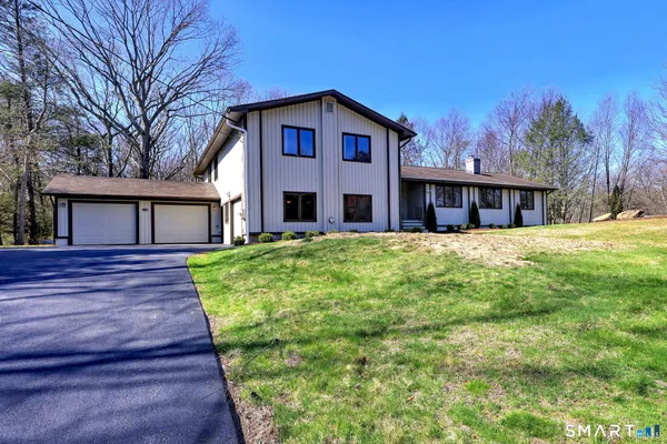 $889,900 | 634 Aspen Lane, Orange, CT 06477