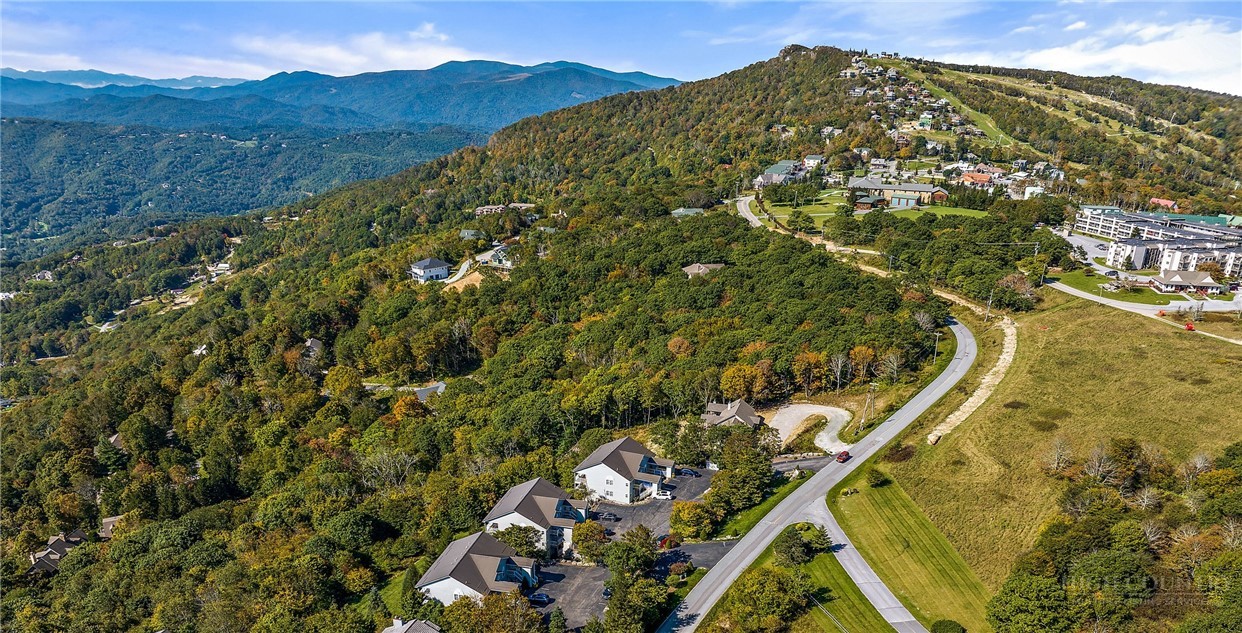 468 Elderberry Ridge Road, Unit 202C Beech Mountain, NC 28604 - Photo 5 of 35