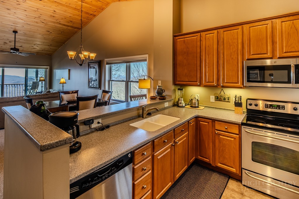 468 Elderberry Ridge Road, Unit 202C Beech Mountain, NC 28604 - Photo 8 of 35