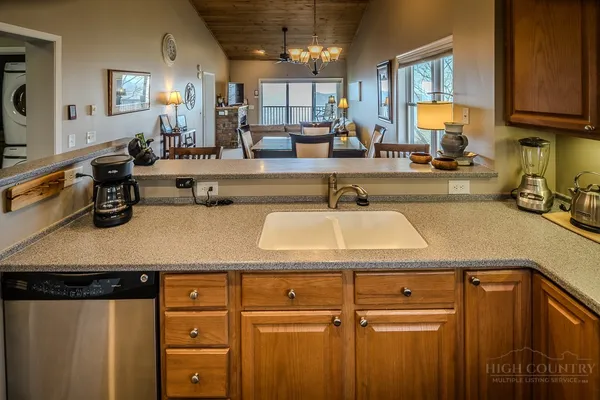 $507,000 | 468 Elderberry Ridge Road, Unit 202C, Beech Mountain, NC 28604