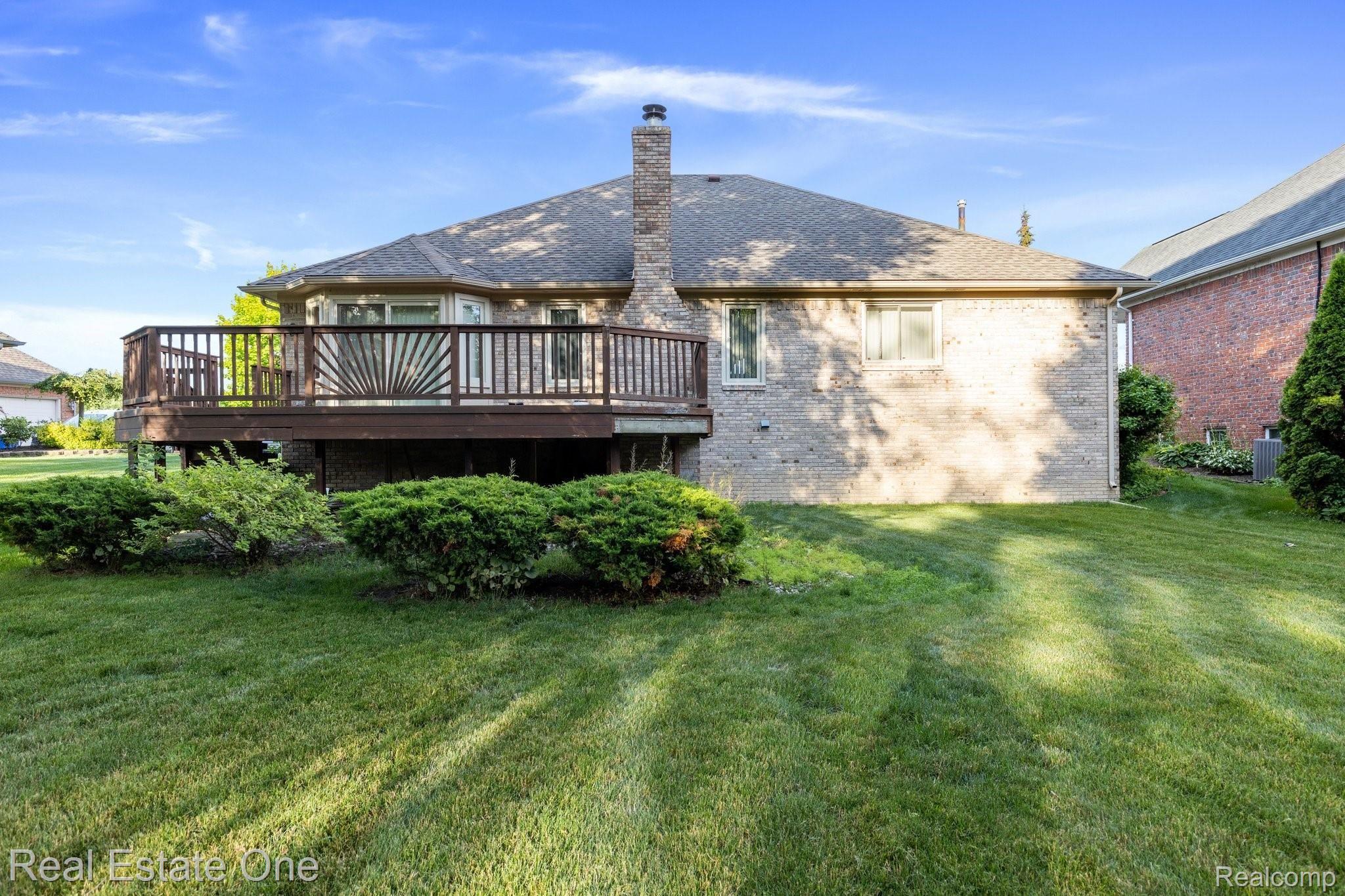 50009 Riverside Drive Macomb, MI 48044 - Photo 23 of 34 REAR EXTERIOR