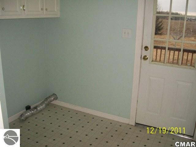 5969 East Baseline Road Mount Pleasant, MI 48858 - Photo 11 of 16 1768432-10.JPG