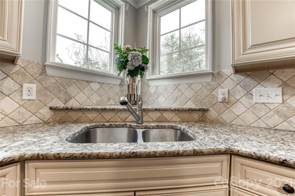 541 Placid Court Tega Cay, SC 29708 - Photo 32 of 48 Gallery Image 32
