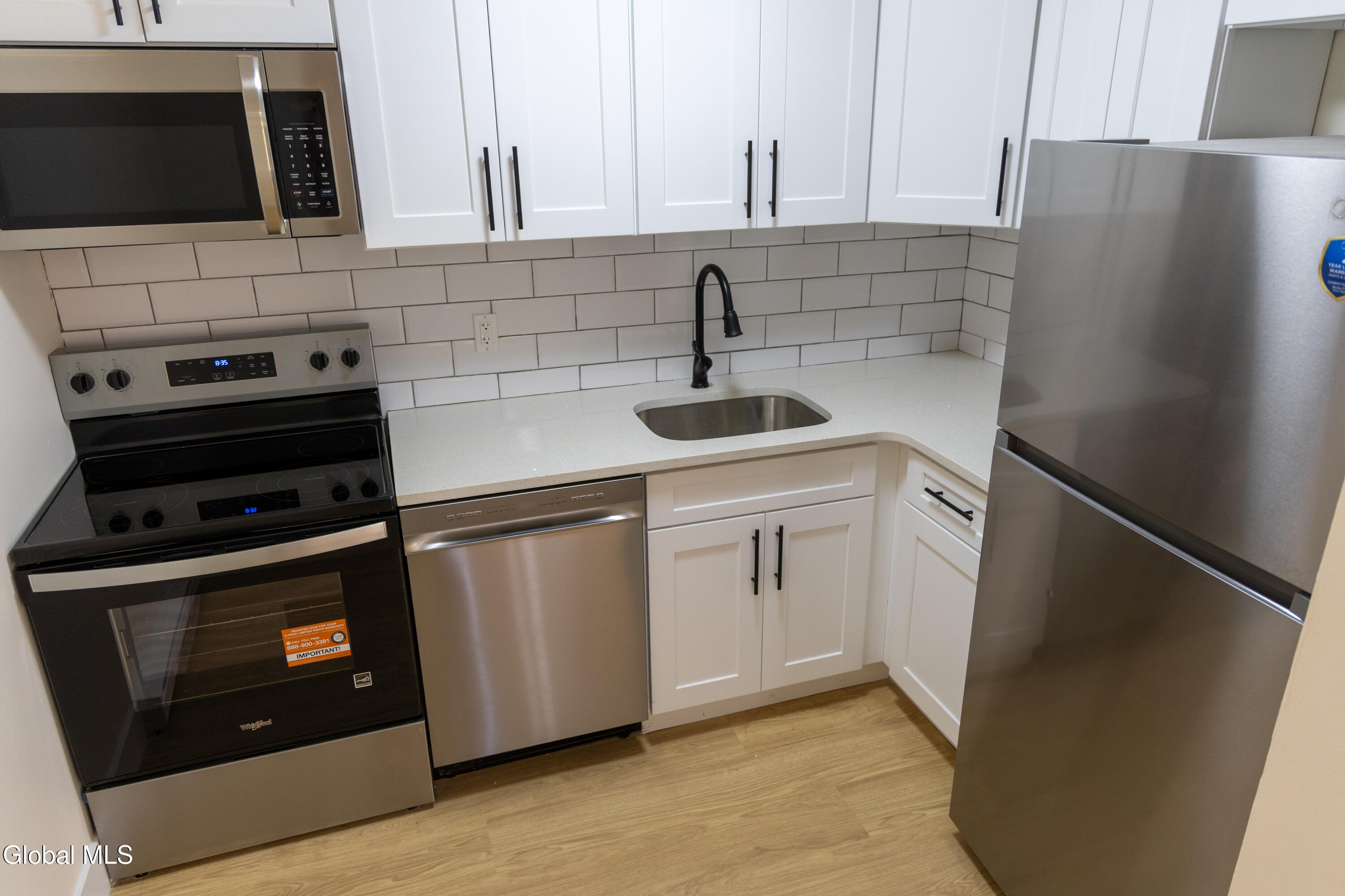 11 Jefferson Street, Unit 1B Schenectady, NY 12305 - Photo 2 of 18 1B-7
