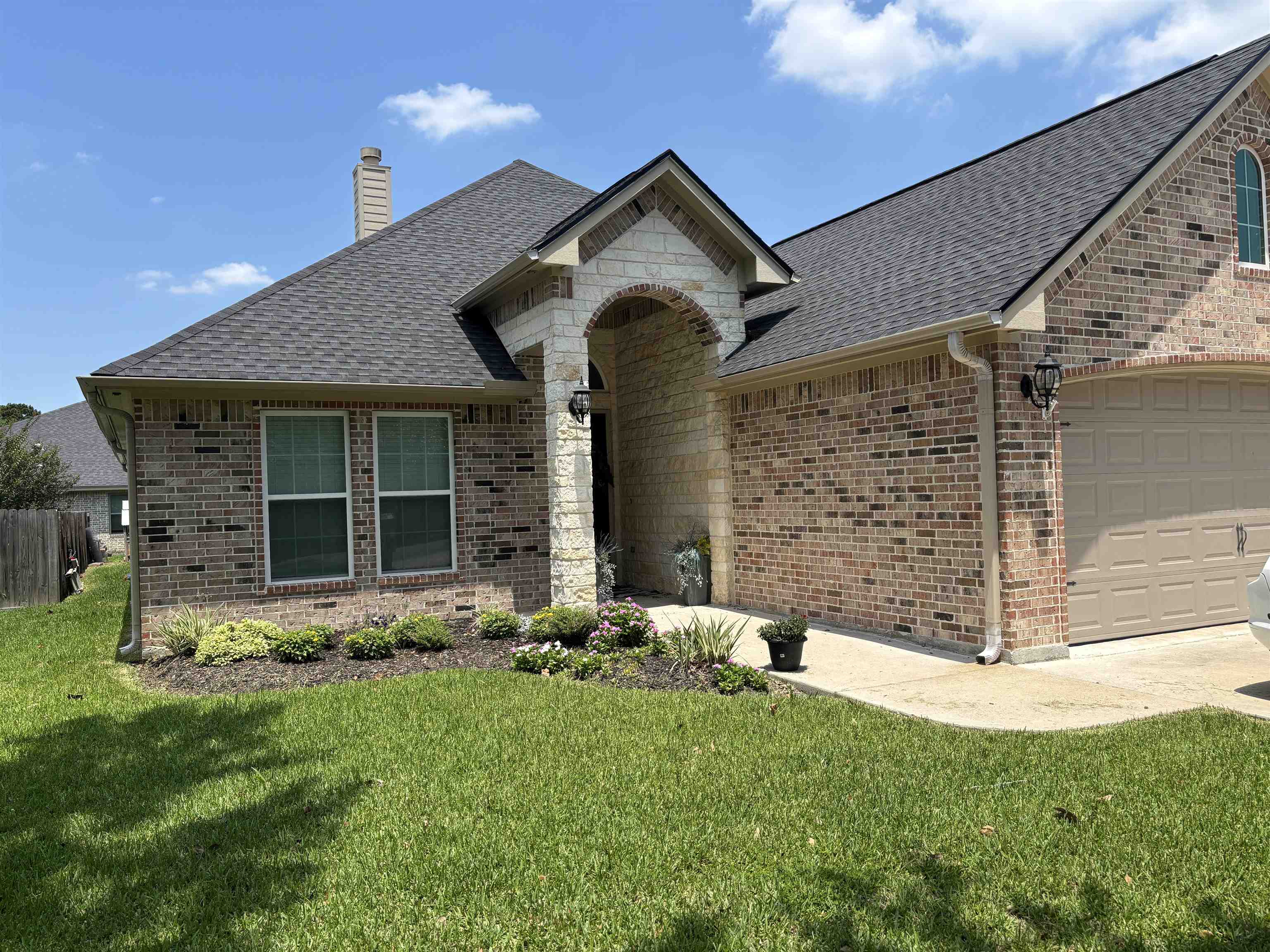 5569 Hogaboom Road Groves, TX 77619 - Photo 2 of 26