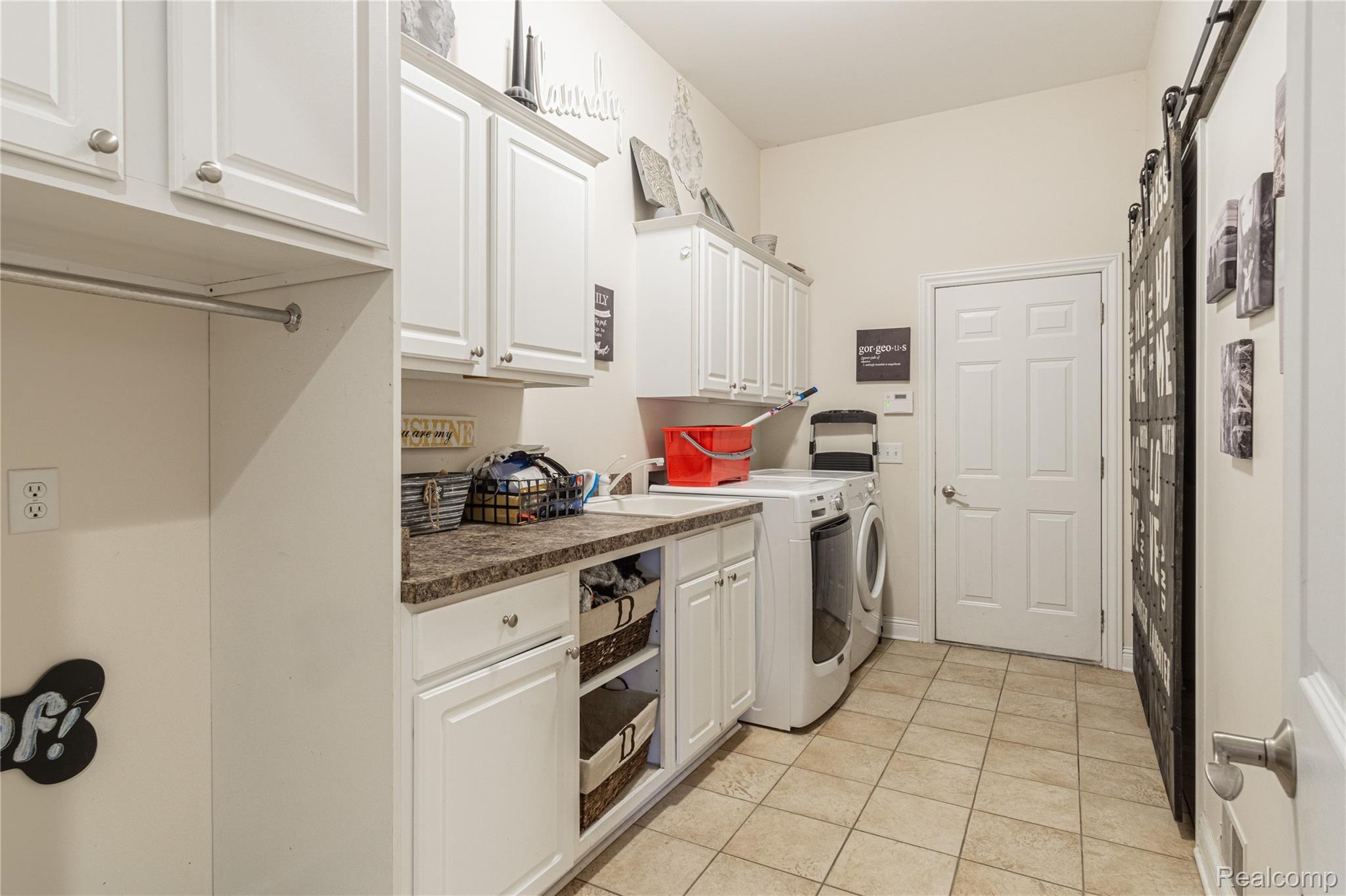 5255 Lahring Road Linden, MI 48451 - Photo 23 of 51 Interiors (26 of 80).jpg