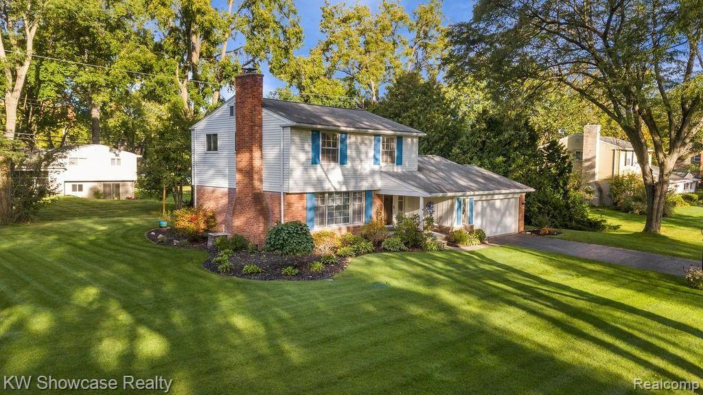 7122 Springridge Road West Bloomfield, MI 48322 - Photo 4 of 36
