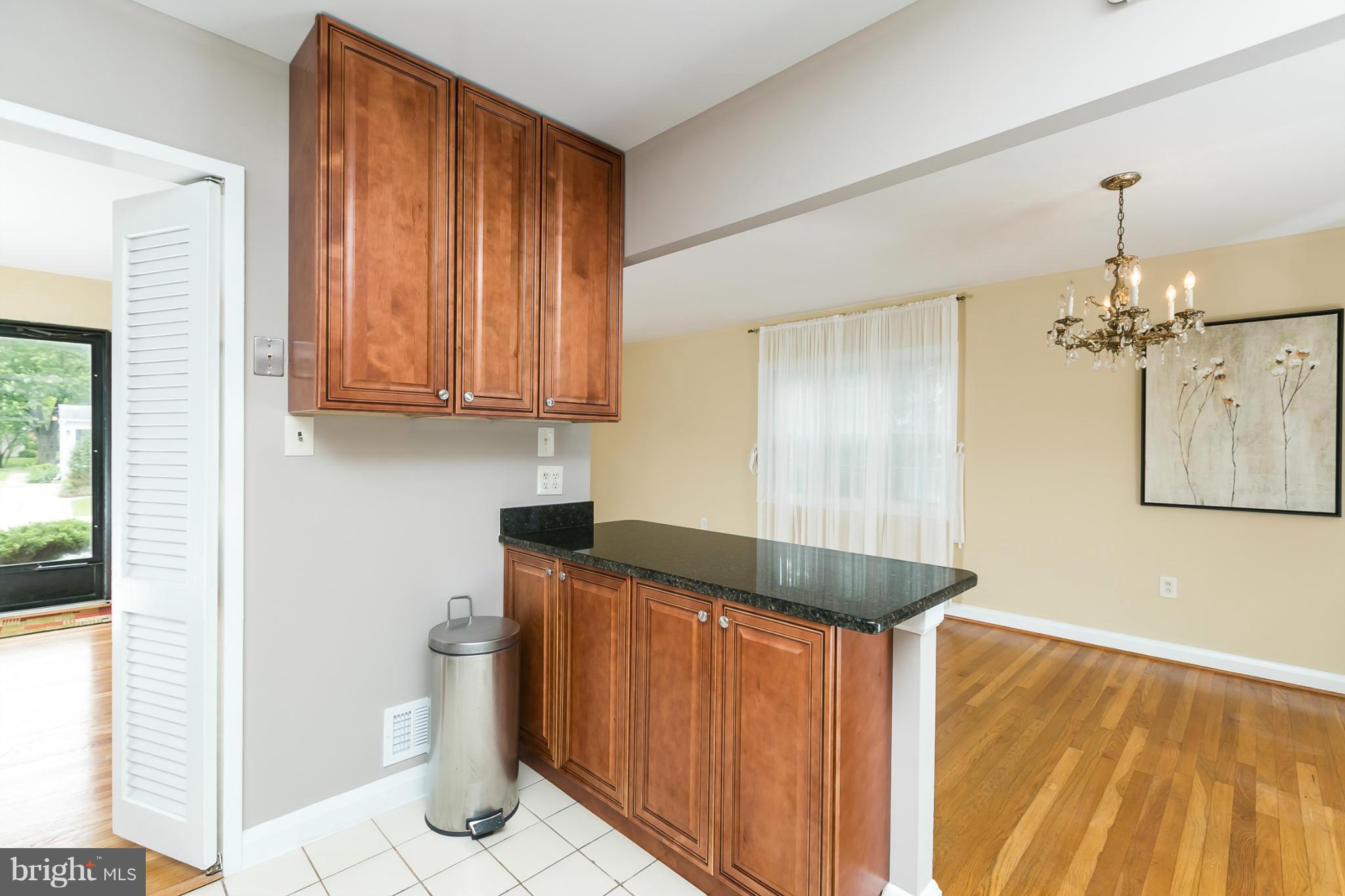 214 Quaker Ridge Road Lutherville-Timonium, MD 21093 - Photo 8 of 29 Kitchen & Dr.