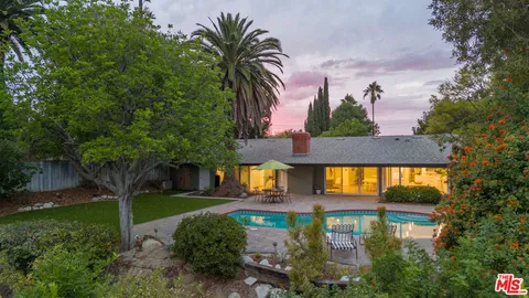 $1,950,000 | 5858 McDonie Avenue, Woodland Hills, CA 91367