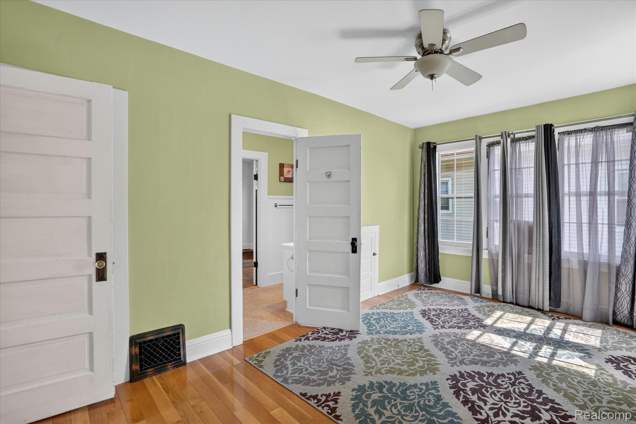 410 South Center Street Howell, MI 48843 - Photo 16 of 47 24-410-S-Center-St-Howell-MI-48843-WindowStill.jpg