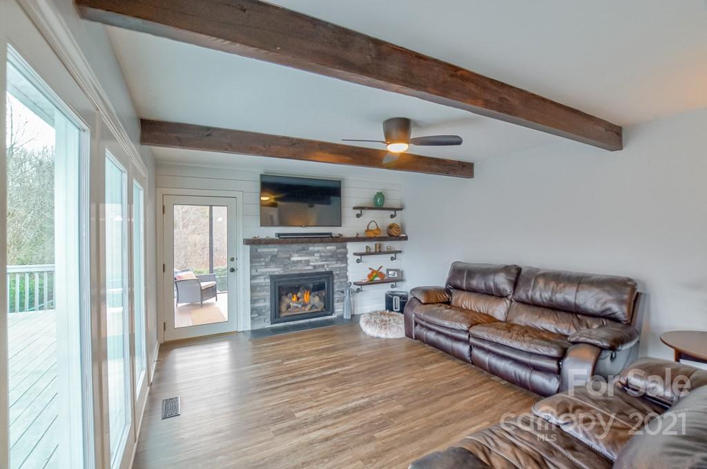 214 Smith Knolls Road Fairview, NC 28730 - Photo 20 of 48 Gallery Image 20