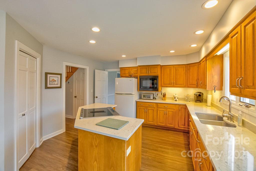 214 Smith Knolls Road Fairview, NC 28730 - Photo 26 of 48 Gallery Image 26