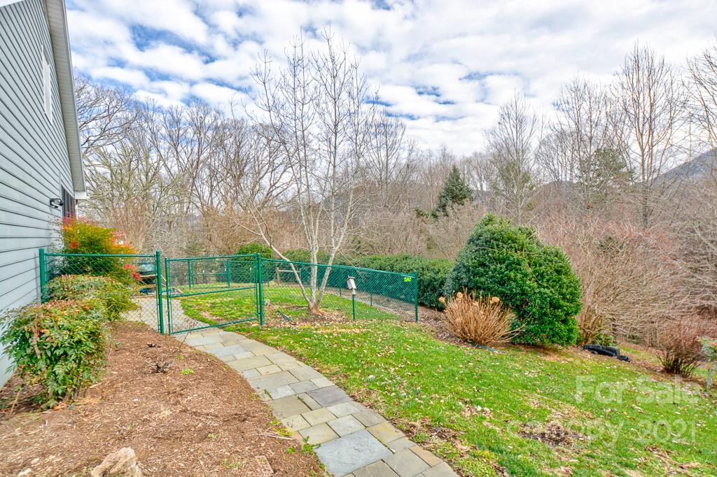 214 Smith Knolls Road Fairview, NC 28730 - Photo 42 of 48 Gallery Image 42