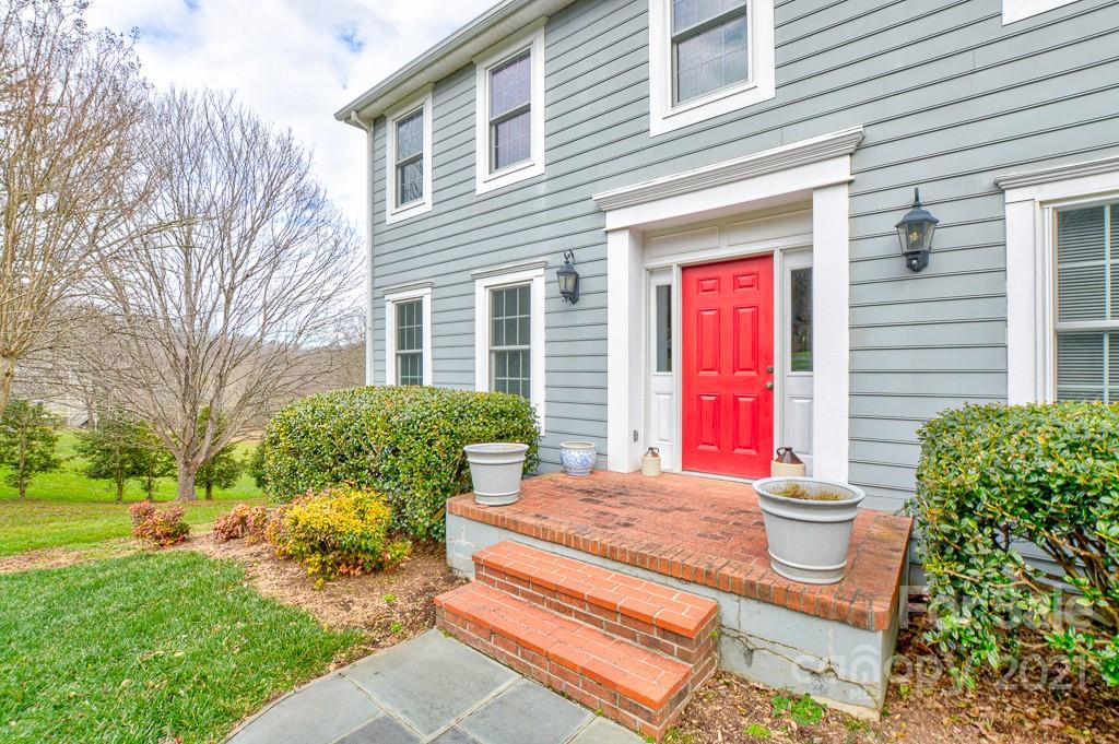 214 Smith Knolls Road Fairview, NC 28730 - Photo 5 of 48 Gallery Image 5