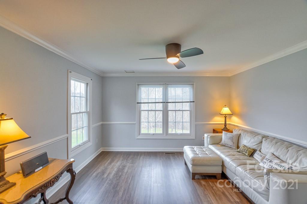 214 Smith Knolls Road Fairview, NC 28730 - Photo 6 of 48 Gallery Image 6