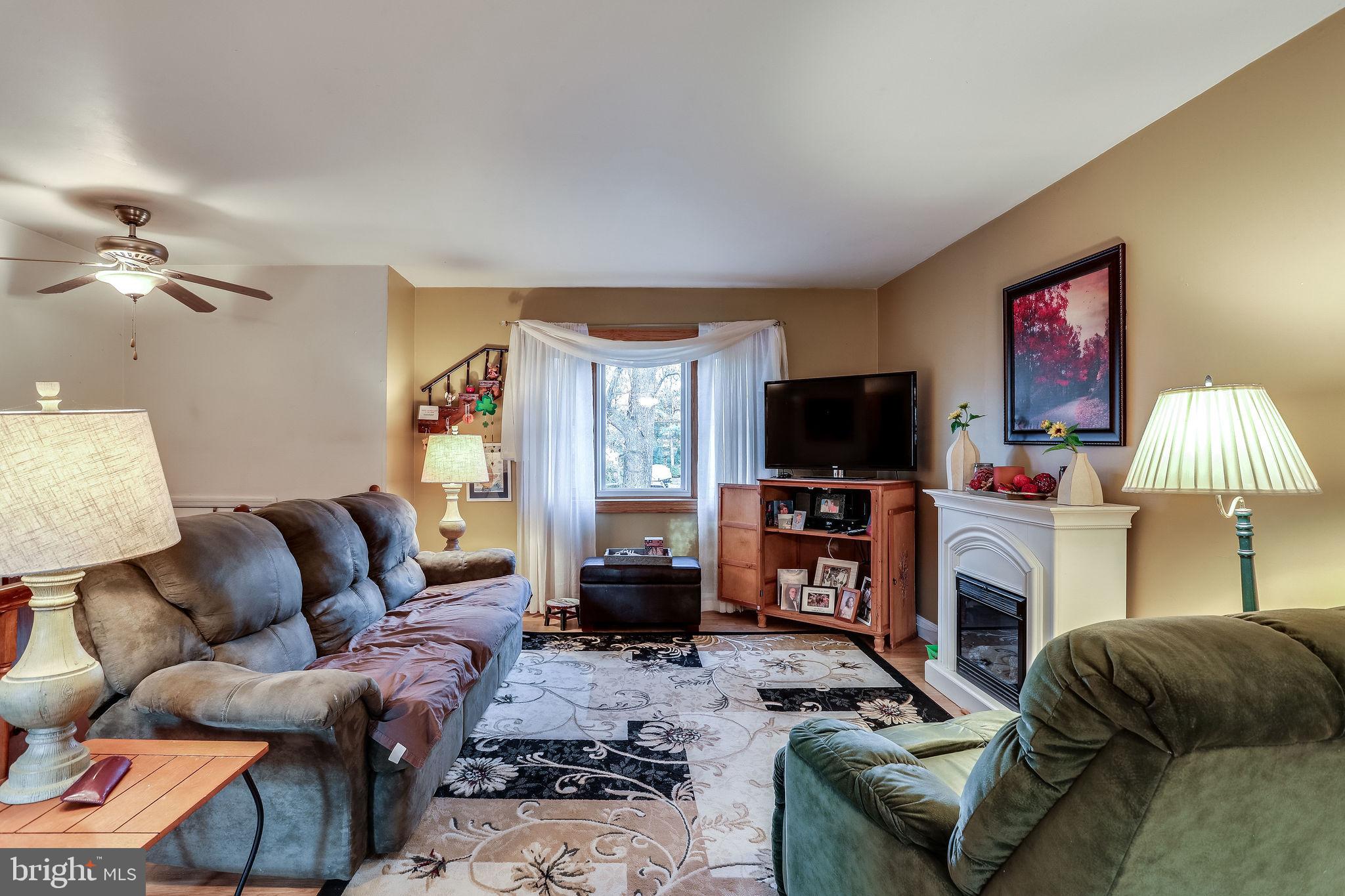 186 Circle Road Pasadena, MD 21122 - Photo 3 of 24