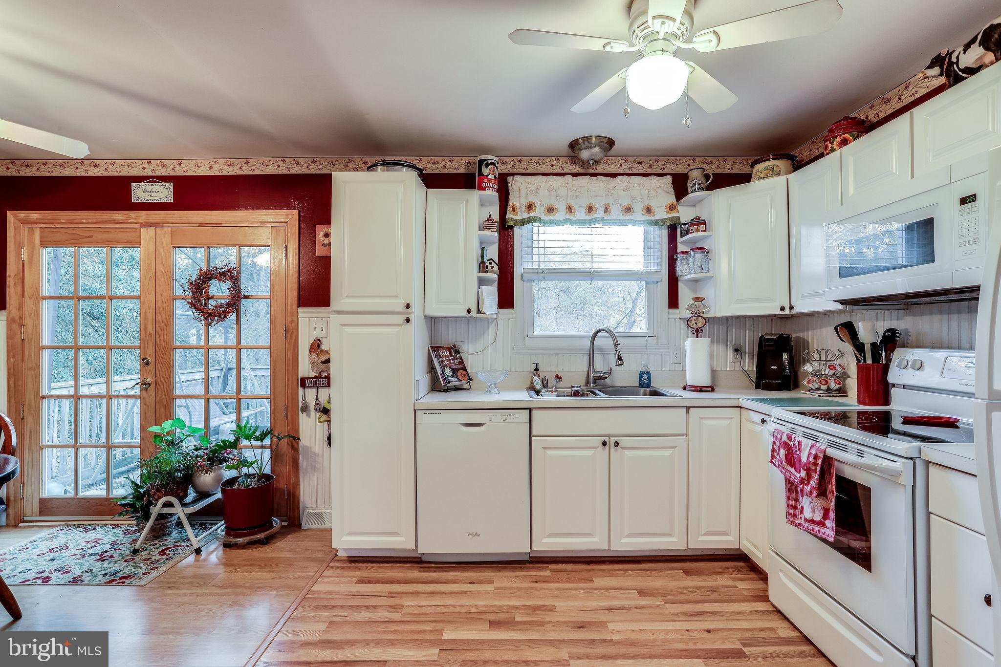 186 Circle Road Pasadena, MD 21122 - Photo 6 of 24