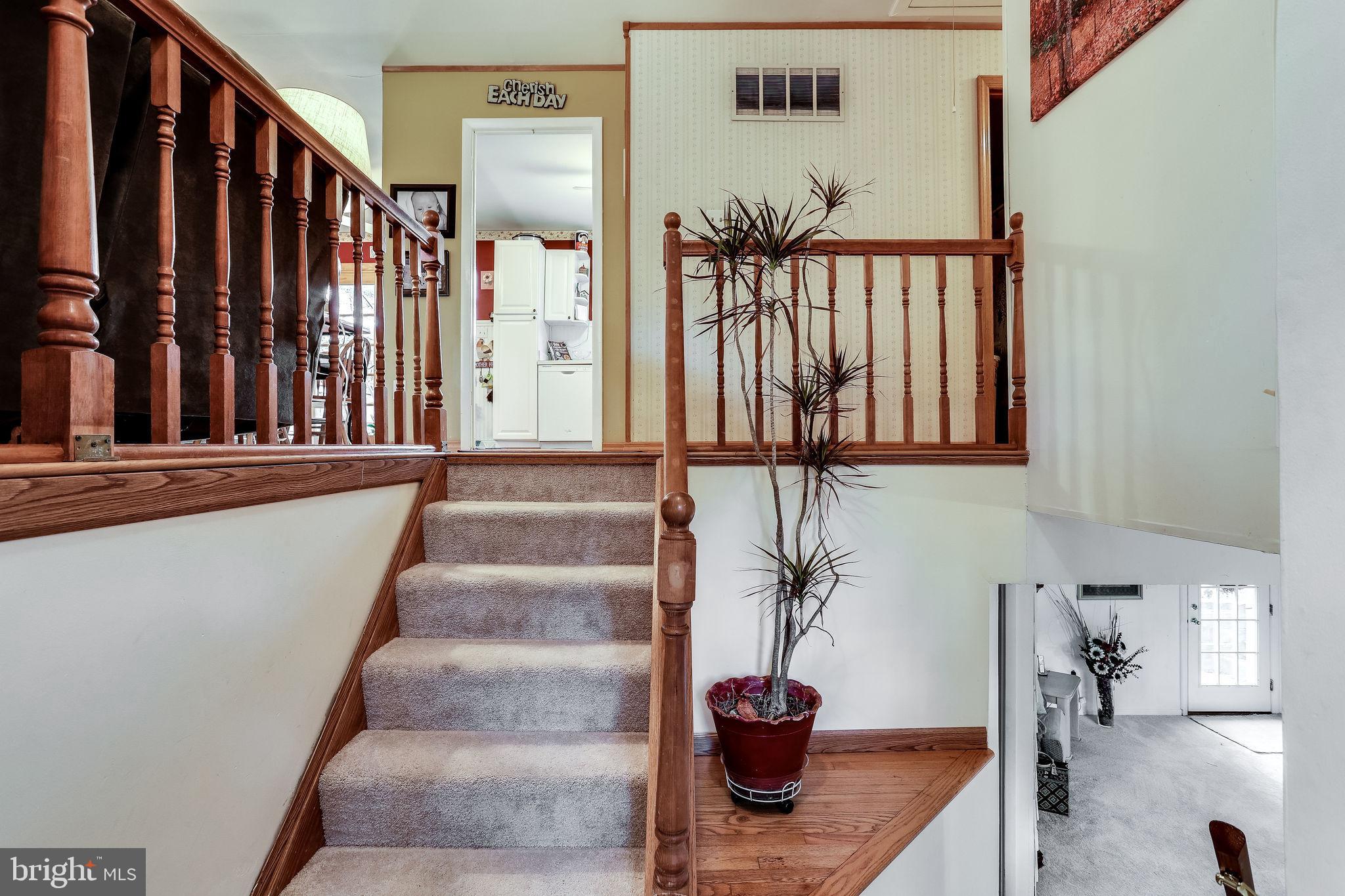 186 Circle Road Pasadena, MD 21122 - Photo 9 of 24