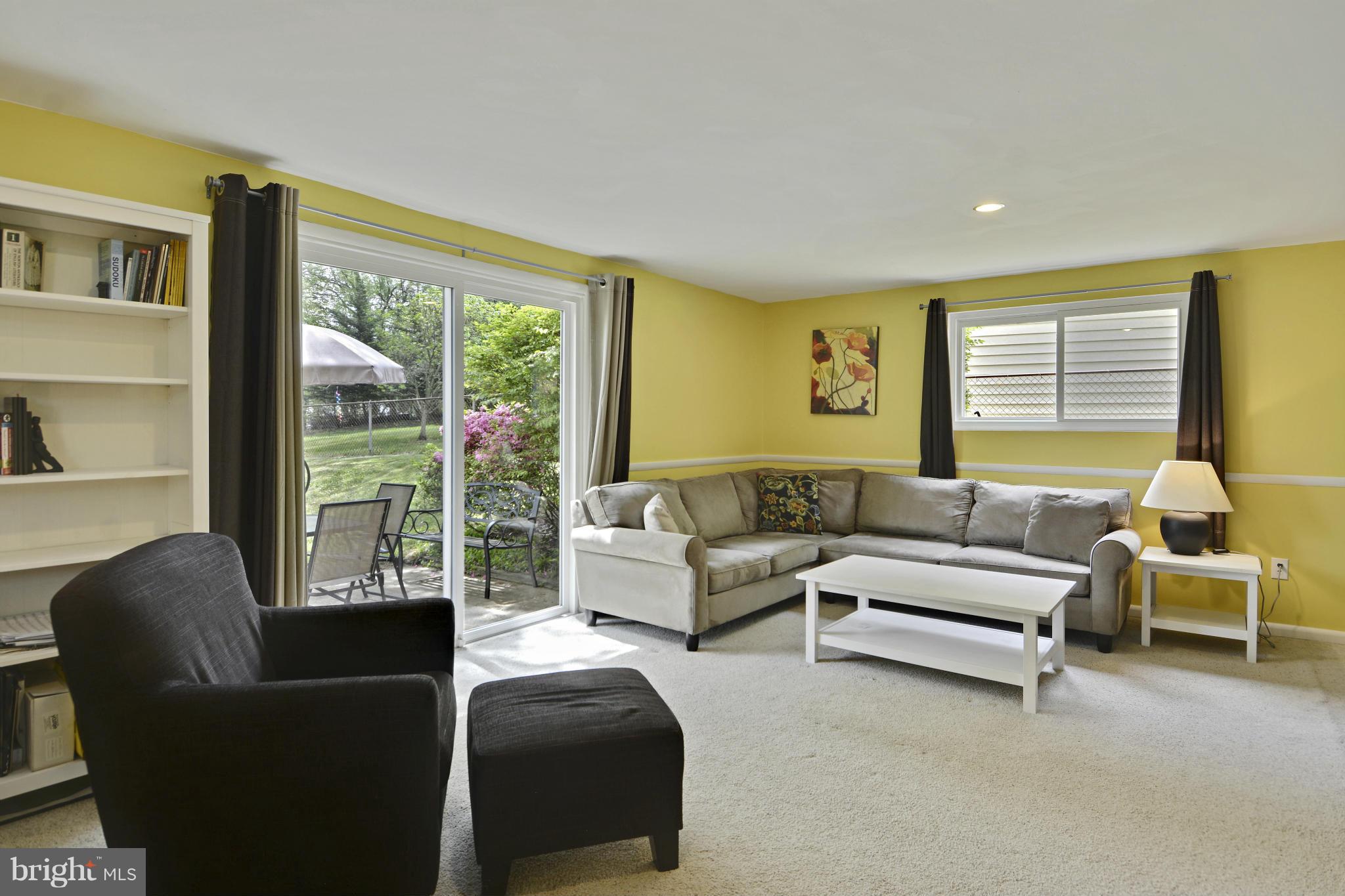 812 Malta Lane Silver Spring, MD 20901 - Photo 11 of 30 Family Room