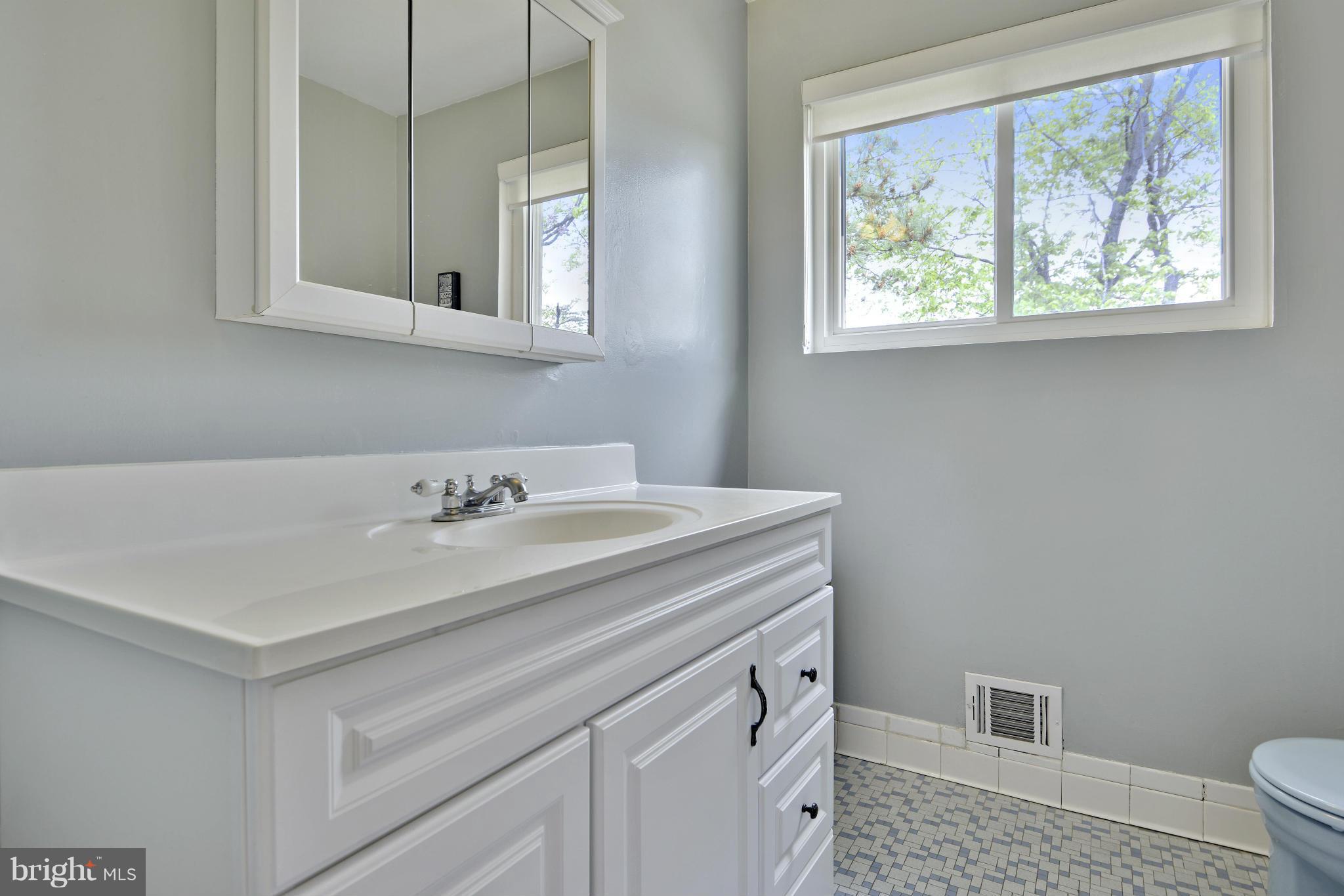 812 Malta Lane Silver Spring, MD 20901 - Photo 16 of 30 Bath