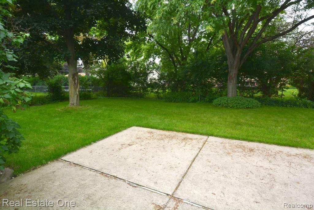 22599 Sheridan Road Novi, MI 48375 - Photo 15 of 25