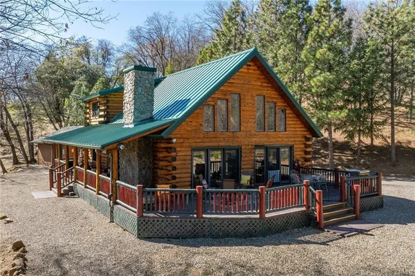 a view of house and outdoor space