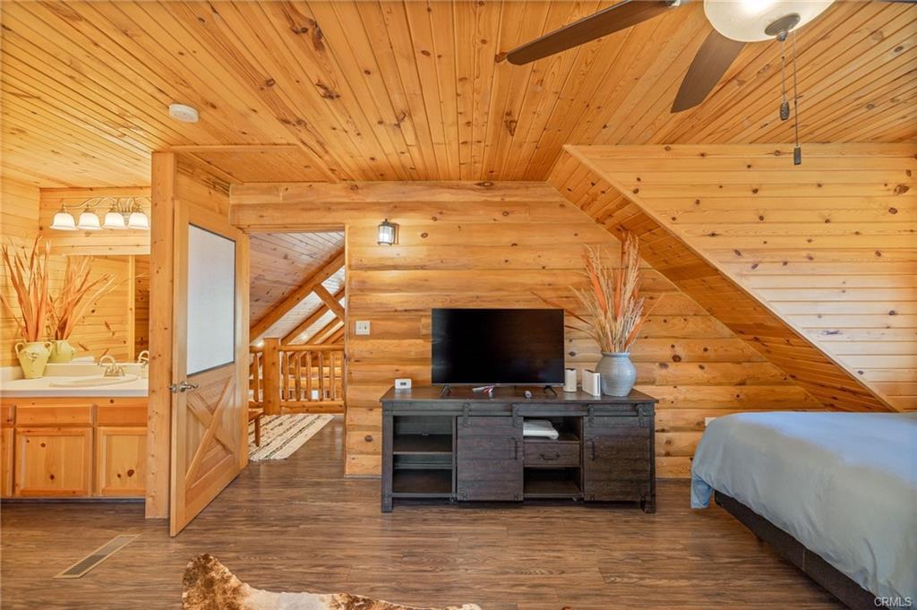 52815 Timberview Road North Fork, CA 93643 - Photo 16 of 75 a view of entryway with wooden floor
