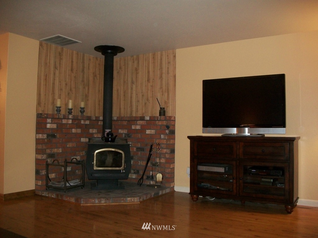 7843 Diagonal Road Southeast Olympia, WA 98501 - Photo 2 of 15 Gallery Image 2